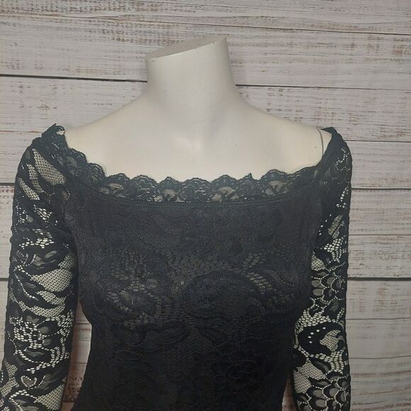 Black Lace Off-Shoulder Bodysuit - Picture 4 of 13